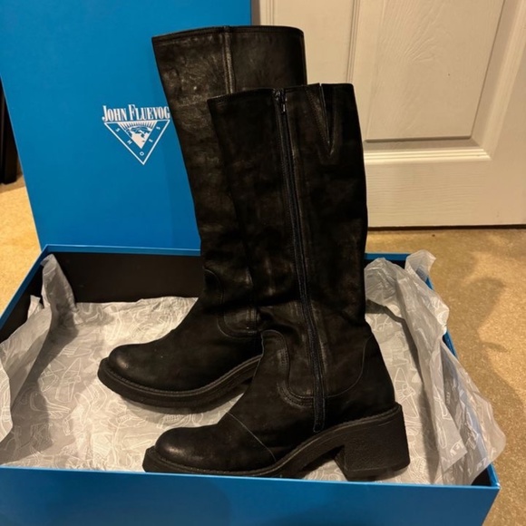 John Fluevog, Size 8, Black